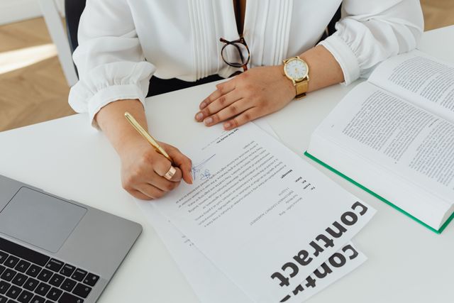 Exécution des contrats publics et litiges en cours de marché